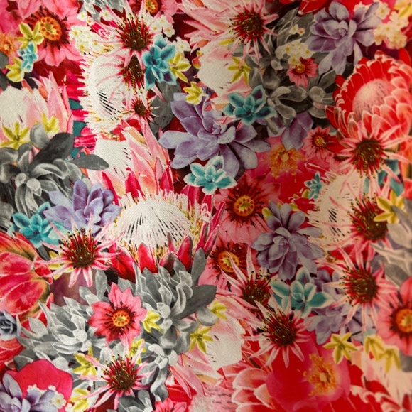 Lululemon Women's Multicolor Floral Sleeveless Tank Top, Size 4 - Picture 4 of 4